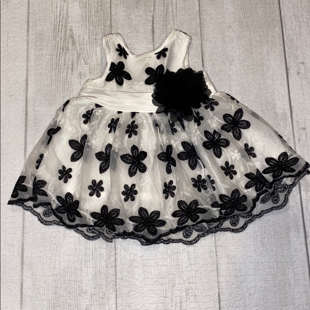 Beautiful Black and White Floral Dress, 3-6 Months